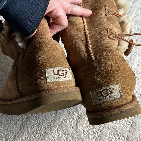 UGG Boots Bailey Boots Button Triplet Tall Women’s  Size 7 Chestnut Tan - Picture 9 of 12